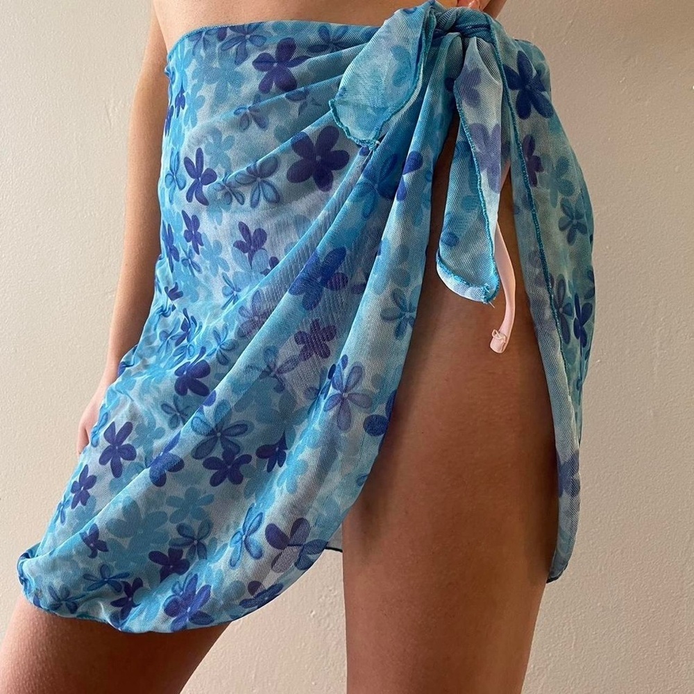 Vintage Xhilaration Women’s One Size Floral Blue Swim Wrap Cover Up Skirt